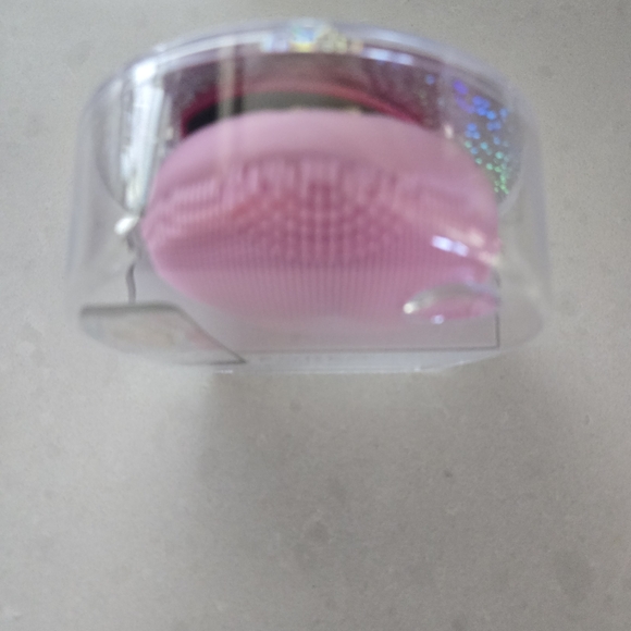 Foreo Luna Fofo Pink Facial Cleansing Brush - Picture 5 of 5